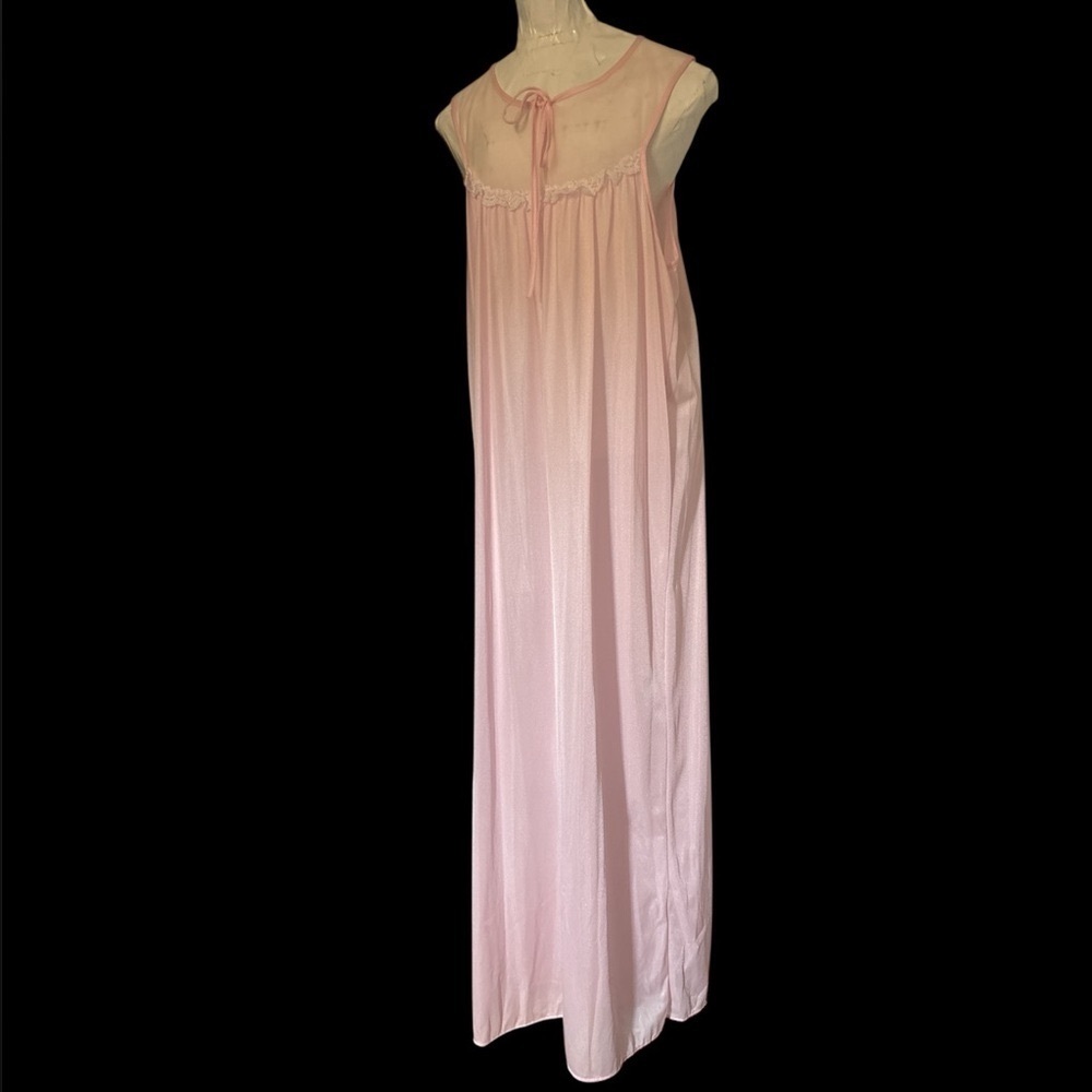 Vintage Tailor Maid Woman’s Long Pink Nylon Nightgown/Lingerie, Medium